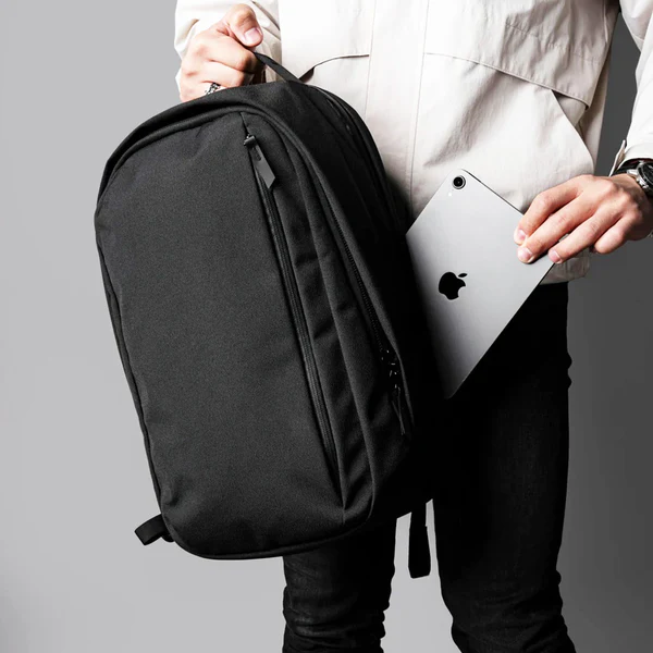 Metro Sling Bag V2 - Axoflux Black